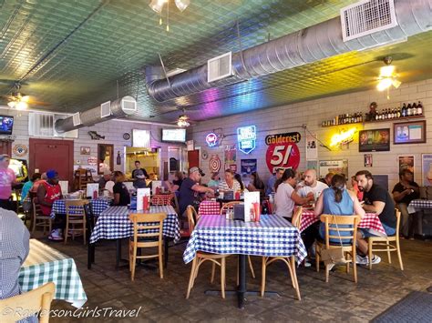 The Best Memphis Restaurants You Must Try - RaulersonGirlsTravel