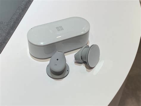 Microsoft Surface Earbuds Hands-on: Super Comfortable | Tom's Hardware