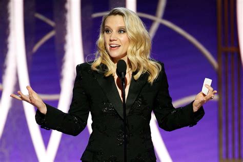 Kate McKinnon thanks Ellen DeGeneres in emotional Golden Globes speech | EW.com