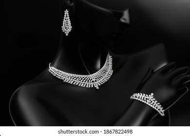 583,928 Jewellery Images, Stock Photos & Vectors | Shutterstock