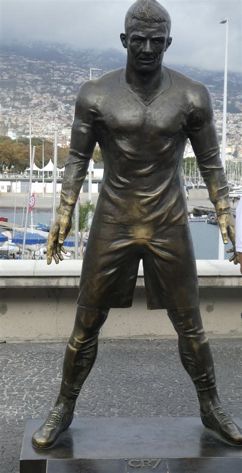 Cristiano Ronaldo | Ronaldo, Ronaldo statue, Cristiano ronaldo