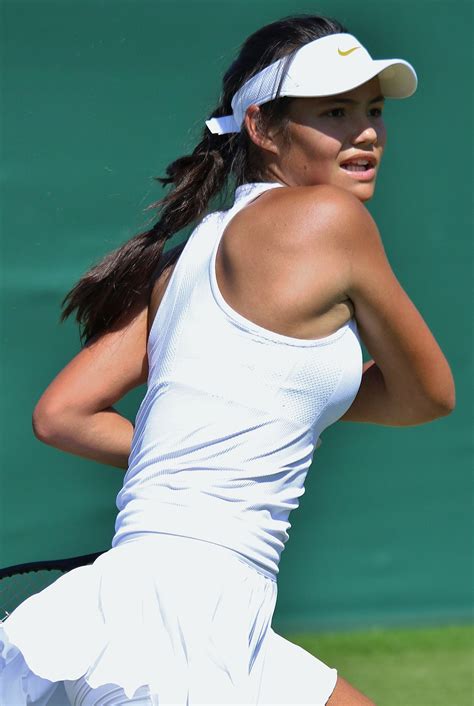 Raducanu / Wimbledon: lone warrior Emma Raducanu carries the British ...