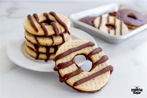 Copycat Keebler Fudge Stripes™ Cookies | Imperial Sugar