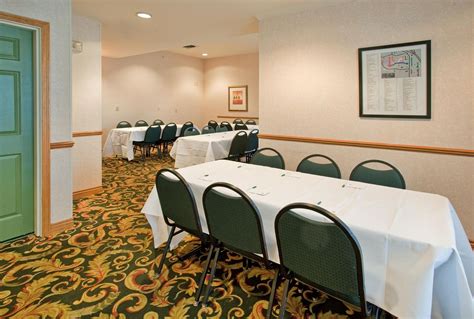 Discount Coupon for Country Inn & Suites By Carlson, Birch Run, MI in ...