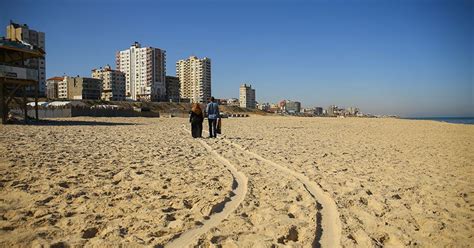 Gaza's beaches unseasonably empty - Al-Monitor: Independent, trusted ...