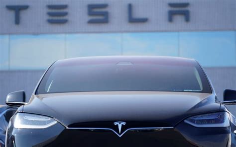 Tesla to recall 135,000 vehicles in US over computer issue | MalaysiaNow