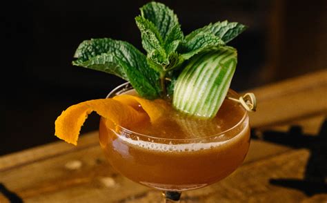 The 5 Best Drinks to Order at a Casino | Drink Me Magazine