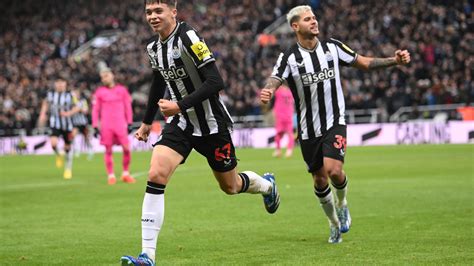 Newcastle vs. Nottingham Forest 2023 livestream: Watch Premier League ...