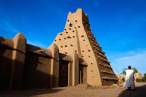 The restoration of Timbuktu's mausoleums turns a page in Mali’s history ...