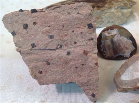 Lot Detail - LAPIDARY ROCKS & MINERAL SAMPLES