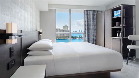 Hotel Rooms and Suites in Brickell | Hyatt Centric Brickell Miami