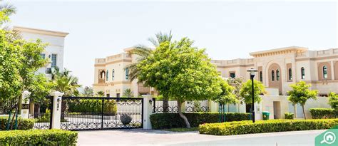 Signature Villas, Emirates Hills Area Guide | Bayut