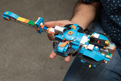 Lego Boost is your robot coding superkit - CNET