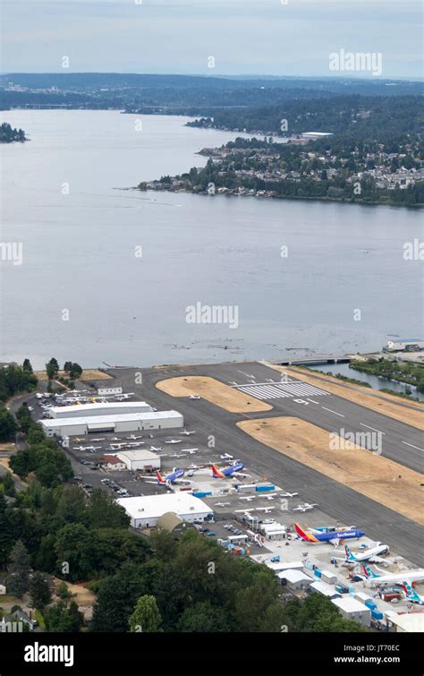 Aerial view of Boeing 737 airplanes under construction at Renton ...