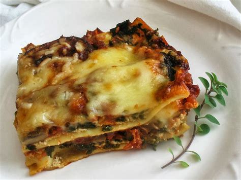 Vegetarian Mushroom and Spinach Lasagne | Lisa's Kitchen | Vegetarian ...