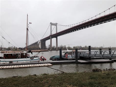 Kostenlose foto : Dock, die Architektur, Boot, Brücke, Fluss, Hängebrücke, Transport, Frankreich ...