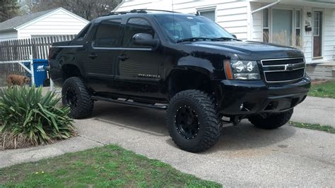 Chevrolet Avalanche Lifted - amazing photo gallery, some information and specifications, as well ...