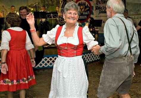 10 Best Ways to Celebrate Oktoberfest in Helen GA in 2023 - Adventure Dragon