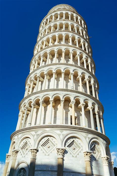 Schiefer Turm von Pisa / Leaning Tower of Pisa up close - Creative Commons Bilder