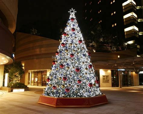 White Outdoor Lighted Christmas Tree For Shopping Plaza Decoration - Buy White Outdoor Lighted ...