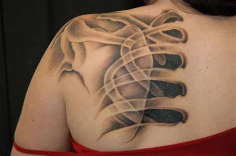 cool-women-x-ray-tattoo-designs-for-back-shoulder Tech Tattoo, Ray Tattoo, Get A Tattoo, Pretty ...