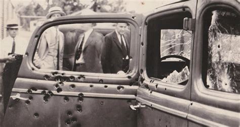 Bonnie And Clyde's Death — And The Grisly Photos From The Scene