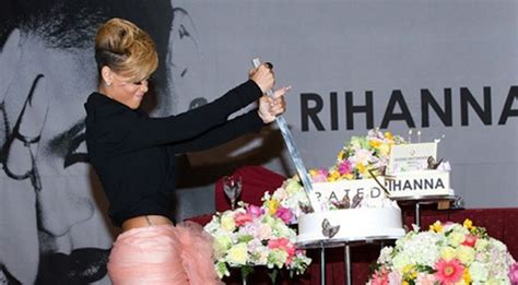 Birthday Dopeness: Rihanna Celebrates Her 25th BD Today - Urban Islandz