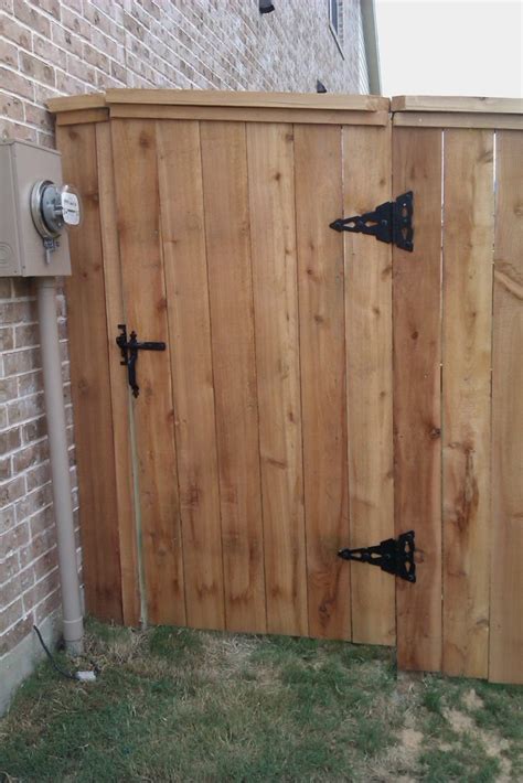 Wooden Gates – Houston Fence Co.