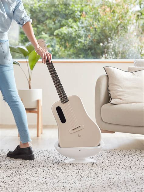 Lava ME 3 review: The acoustic guitar reimagined as a giant smartphone