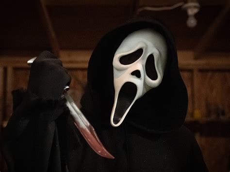 Film Review: Scream — Strange Harbors