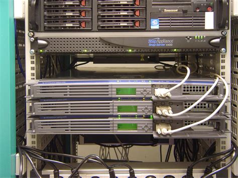 File:Paris servers DSC00190.jpg - Wikimedia Commons