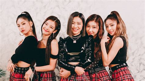 K-pop band, ‘ITZY’ is set to Release its First Full-length Album “Crazy in Love” – Indian Preachers