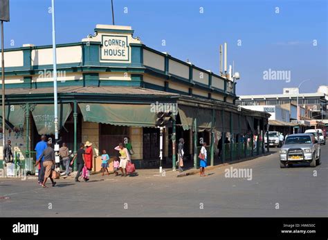 Robert mugabe house hi-res stock photography and images - Alamy