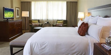 Renaissance St. Louis Airport Hotel | Discover Renaissance Hotels