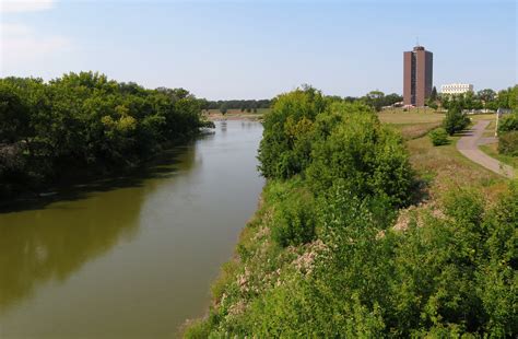 Red River of the North Between Fargo, North Dakota and Moo… | Flickr