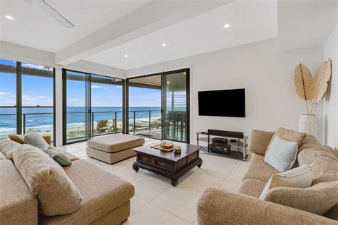 Tugun Hideaway - Modern, pet friendly beach house - Min. 3 Night Stays! - Gold Coast Holiday Homes