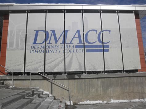 DES MOINES AREA COMMUNITY COLLEGE (DMACC) — FlexFacades by Structurflex