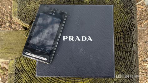 The 2006 LG Prada was the first capacitive touchscreen phone