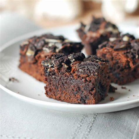 Fudgy Oreo Brownies Recipe - Pinch of Yum