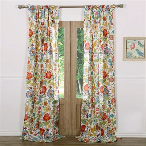 Bright Patterned Curtains – FREE PATTERNS