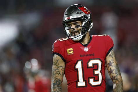 Mike Evans injury: Bucs WR suffers injury in Week 9 - DraftKings Nation