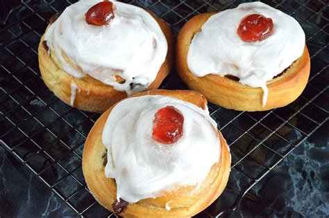 Pin by Janet Barrett on British Food | Belgian bun, Food, Individual cakes