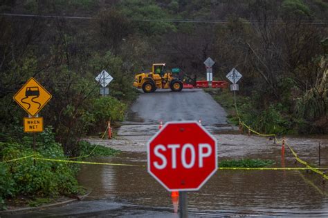 Horrific movies present large flooding in California amid evacuation ...