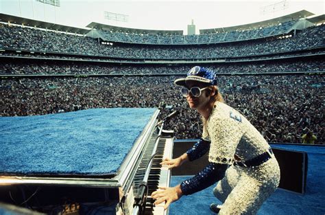 30 Amazing Color Photographs of a Young Elton John in the 1970s ...