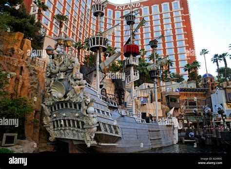 One of the pirate ships at the Treasure Island Hotel and casino Las ...