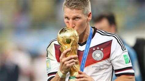 Bastian Schweinsteiger retires from international football - Eurosport