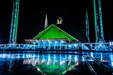 Faisal Masjid ! The Master Piece of Architecture - Charismatic Planet