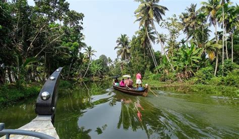 Shikara Boats – Kumarakom Tours Information Center