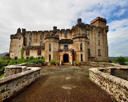 Dunvegan Castle - Dunvegan Castle History | Scotland castles, Scottish castles, Castles in scotland