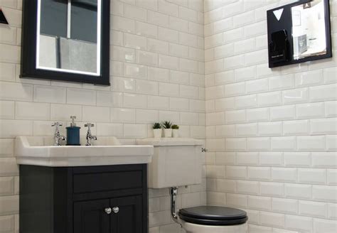 Interiors | Why Designing a Bathroom with White Tiles is a Good Idea?